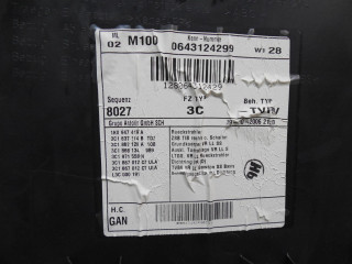 Обшивка двери передней правой, Volkswagen Passat B6 2005-2010