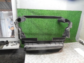 Передняя панель крепления облицовки (телевизор) Mercedes ML W164 2008-2011