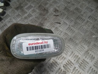 Повторитель передний левый, Hyundai Santa Fe 2 2005-2010