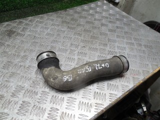 Патрубок интеркулера Volkswagen Passat B6 2005-2010