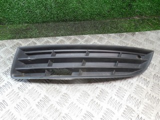 Заглушка (решетка) в бампер Volkswagen Passat B6 2005-2010