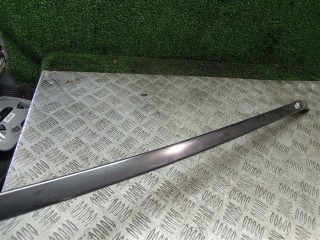 Молдинг стекла лобового Mercedes C W203 2000-2004
