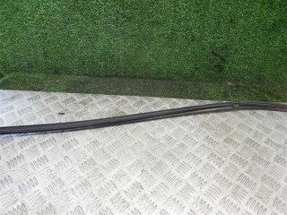 Молдинг стекла лобового Mercedes C W203 2000-2004