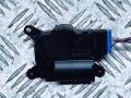 3093694, 52411483R04, 141107 моторчик заслонки печки Audi Q7 4L 2006г. - фото №5