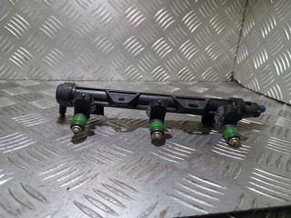форсунка топливная Skoda Fabia 1 поколение 1999-2004, 1.2 л, 03E906031