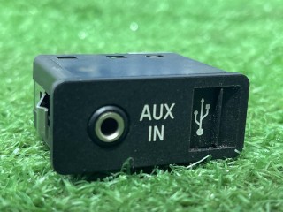 Разъем AUX / USB, ориг. номер 61319129652, 9129652, 61319129651, 9129651, 84109237653, 9237653, 61319138402, 9138402, 84109249127, 9249127, 51169138500, 9138500, BMW 3 E92/E93 рест