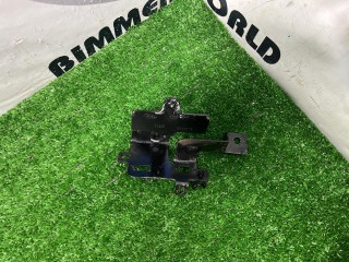 Кронштейн (крепление), ориг. номер GJ329C131AC, GJ329C131, LR071995, Land Rover Discovery Sport 2014-2019