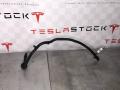 1061749-00-F Патрубок (трубопровод, шланг) Tesla Model X 2016г. - фото №2