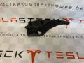 1588935-00-E Крепления ( кронштейн ) крыла левый Tesla Model S 2-й рест 2022г. - фото №2