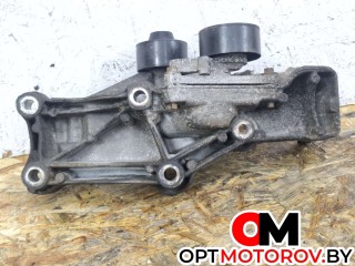 кронштейн генератора, ориг. номер 117109477R, 117507507568R, Opel Vivaro 2006-2014
