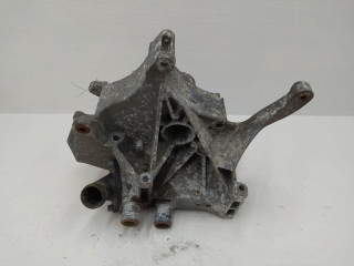 Кронштейн генератора, ориг. номер 028903143AF, Audi A4(B5) 1994-1999