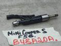 7639990 форсунка топливная Mini Cooper S 3 поколение 2015г. - фото №2