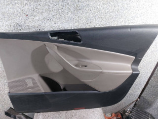 обшивка двери передней правой, Volkswagen Passat B6 2005-2010