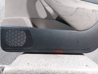 обшивка двери передней правой, Volkswagen Passat B6 2005-2010