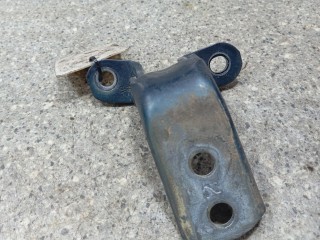 петля двери передней левой, Toyota Carina E 1 поколение T190