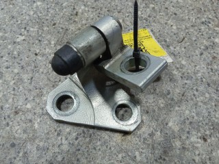петля двери передней правой, Volkswagen Passat B6 2005-2010