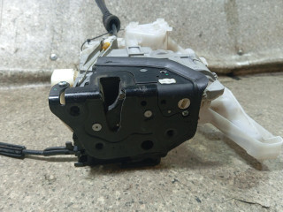 замок двери передней правой, Volkswagen Passat B6 2005-2010