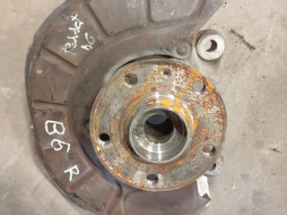 ступица передняя правая, Volkswagen Passat B6 2005-2010