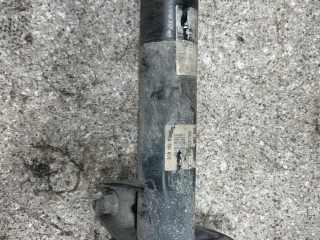 стойка амортизатора передняя правая, ориг. номер 3C0413031N, Volkswagen Passat B6 2005-2010