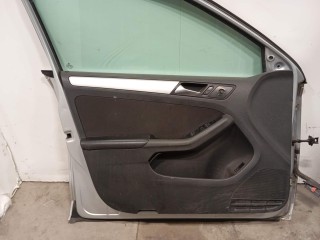 обшивка двери передней левой Volkswagen Jetta 6 поколение 2010-2014, левый руль
