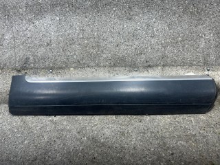 молдинг двери задней правой Volkswagen Touareg 1 поколение 2002-2007
