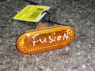 повторитель поворота на крыле левый Ford Fusion 1 поколение [рестайлинг] 2005-2012