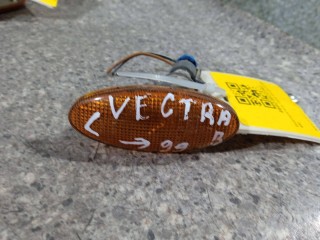 повторитель поворота на крыле левый Opel Vectra B 1995-2000, 90504212