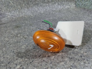 повторитель поворота на крыле левый Chrysler PT Cruiser 1 поколение 2000-2006