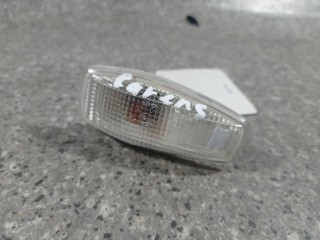 повторитель поворота на крыле правый Kia Carens 1 поколение [рестайлинг] 2002-2006