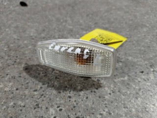 повторитель поворота на крыле левый Kia Carens 1 поколение [рестайлинг] 2002-2006