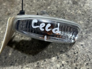 повторитель поворота на крыле левый Kia Ceed 1 поколение 2006-2010, 101-0105