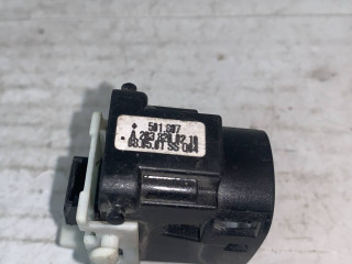 кнопка стеклоподъемника двери, ориг. номер A2038200210, Mercedes-Benz C W203 2000-2004