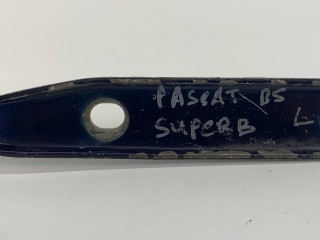 петля капота левая, ориг. номер 3B0823301A, Volkswagen Passat B5 1996-2001