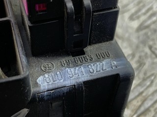 блок реле, ориг. номер 8L0941822A, Volkswagen Passat B5 1996-2001