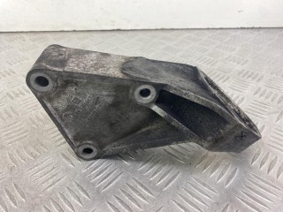 кронштейн полуоси Opel Vectra C 2002-2005, 24426947