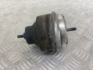 подушка крепления двигателя правая Volkswagen Passat B5 1996-2001, 1.9 л, 8D0199379AC