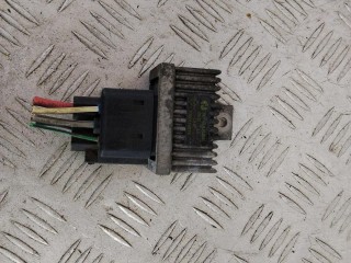 реле накала свечей Renault Megane 2 поколение 2002-2006, 7700115078