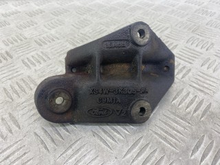 кронштейн полуоси Ford Focus 1 поколение 1998-2001, XS4W3K305AA