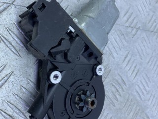 моторчик стеклоподъемника задний левый Nissan Juke F15, левый руль