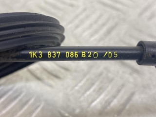 тросик внутренней ручки двери передней правой, ориг. номер 1K3837086B20, Volkswagen Golf 5 поколение 2003-2009