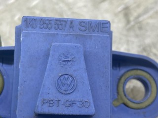 датчик удара в двери передней правой, ориг. номер 1K0955557A, Volkswagen Golf 5 поколение 2003-2009