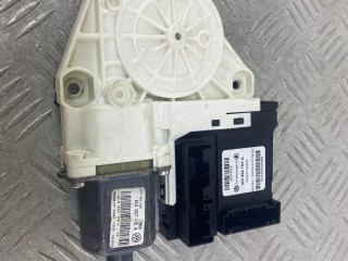 Моторчик стеклоподъемника передний правый Volkswagen Golf 5 поколение 2003-2009