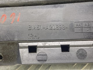 накладка двери передней правой, ориг. номер BM51A20898AA, Ford Focus 3 поколение 2011-2015