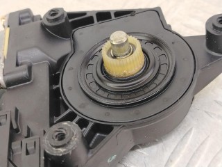 моторчик стеклоподъемника задний правый, ориг. номер 3B9839752AT, Volkswagen Passat B5 1996-2001