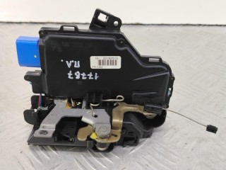 Замок двери передней левой Volkswagen Golf 5 поколение 2003-2009
