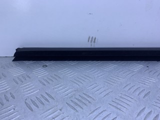 уплотнитель стекла двери передний левый, ориг. номер A2137250365, Mercedes-Benz E W213 2016-2021