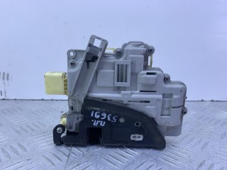 Замок двери передней правой Volkswagen Passat B6 2005-2010