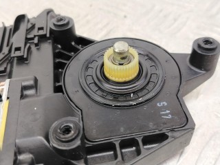 моторчик стеклоподъемника задний левый, ориг. номер 3B9839751AT, Volkswagen Passat B5 1996-2001