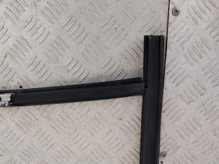 уплотнитель стекла двери задний правый, ориг. номер DK6225766A, Land Rover Range Rover Sport 2 поколение [рестайлинг] 2017-2022