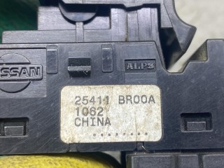 кнопка стеклоподъемника двери задней правой, ориг. номер 25411BR00A, Nissan Qashqai J10 [рестайлинг] 2010-2013